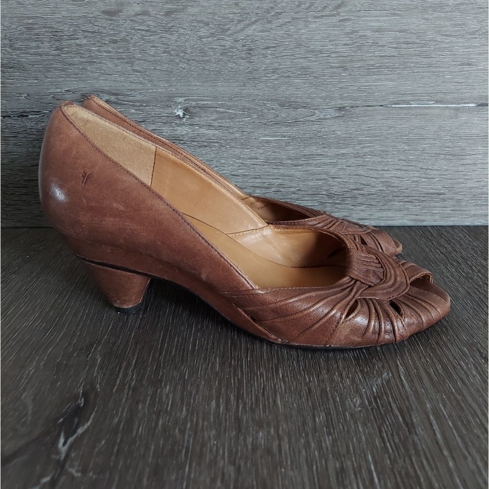 Vintage Frye Brown Leather Peep Toe Slip On Heels Shoes Size 7